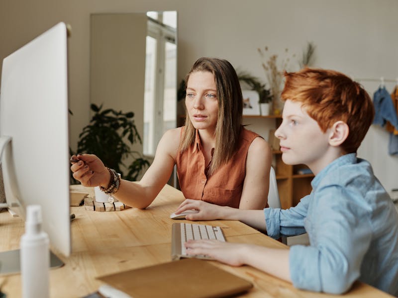Children learning in interactive classroom